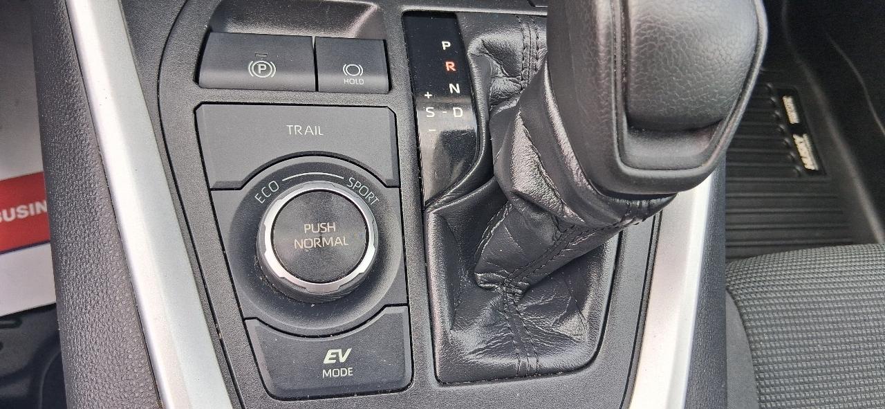 Toyota RAV4 Hybrid LE AWD (Natl) 2021