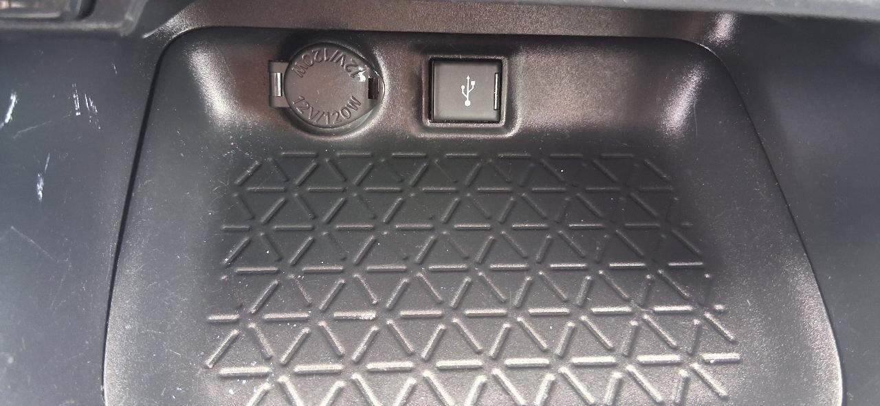Toyota RAV4 Hybrid LE AWD (Natl) 2021