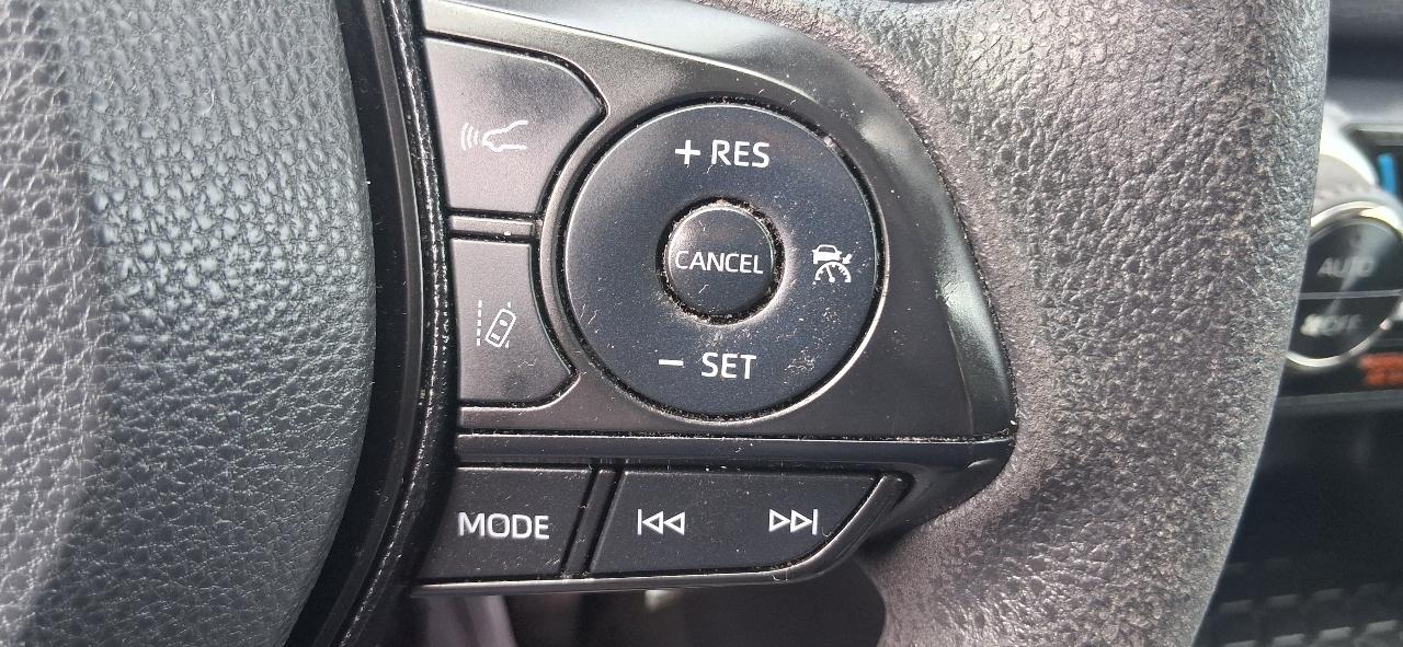 Toyota RAV4 Hybrid LE AWD (Natl) 2021