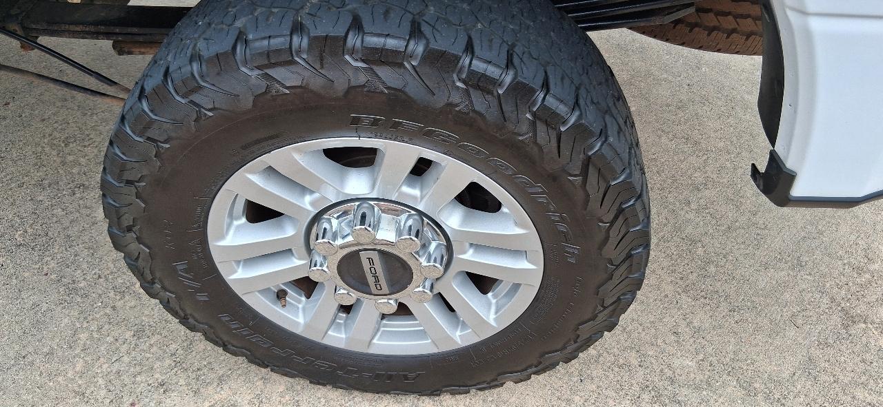 Ford Super Duty F-250 SRW XL 4WD Crew Cab 8' Box 2019