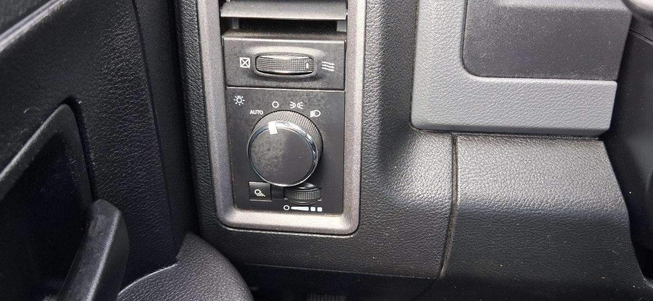 RAM 1500 2WD Quad Cab 140.5" Tradesman 2016