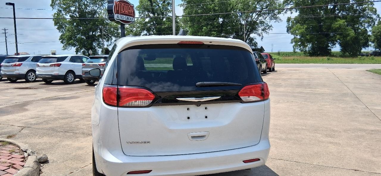 Chrysler Voyager LX FWD 2023