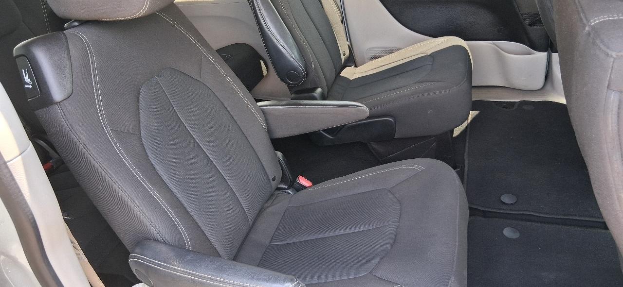 Chrysler Voyager LX FWD 2023