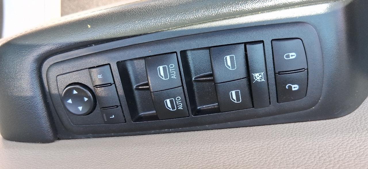 Chrysler Voyager LX FWD 2023