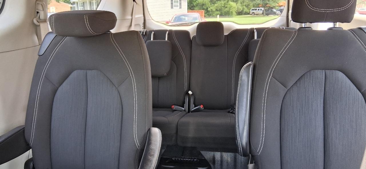 Chrysler Voyager LX FWD 2023