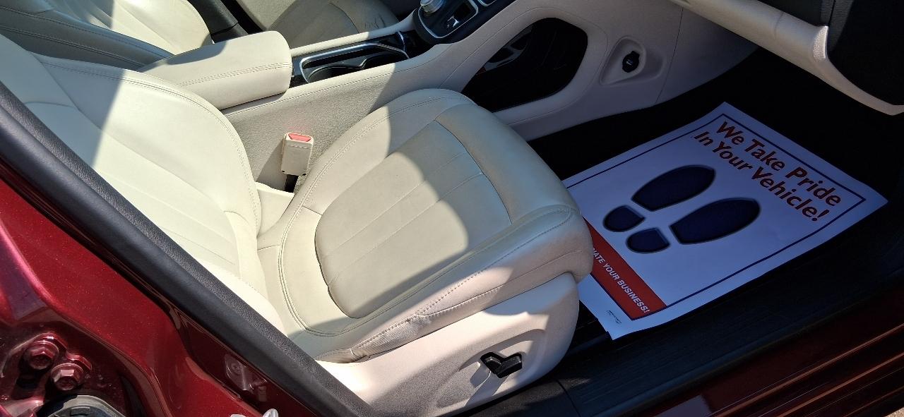 Chrysler 200 4dr Sdn C FWD 2016