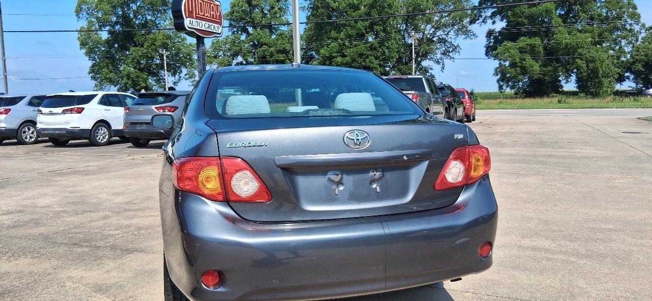 Toyota Corolla 4dr Sdn Auto LE (Natl) 2010