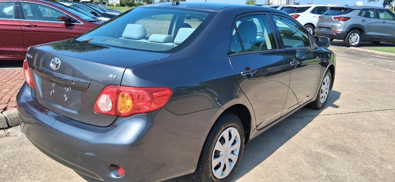 Toyota Corolla 4dr Sdn Auto LE (Natl) 2010
