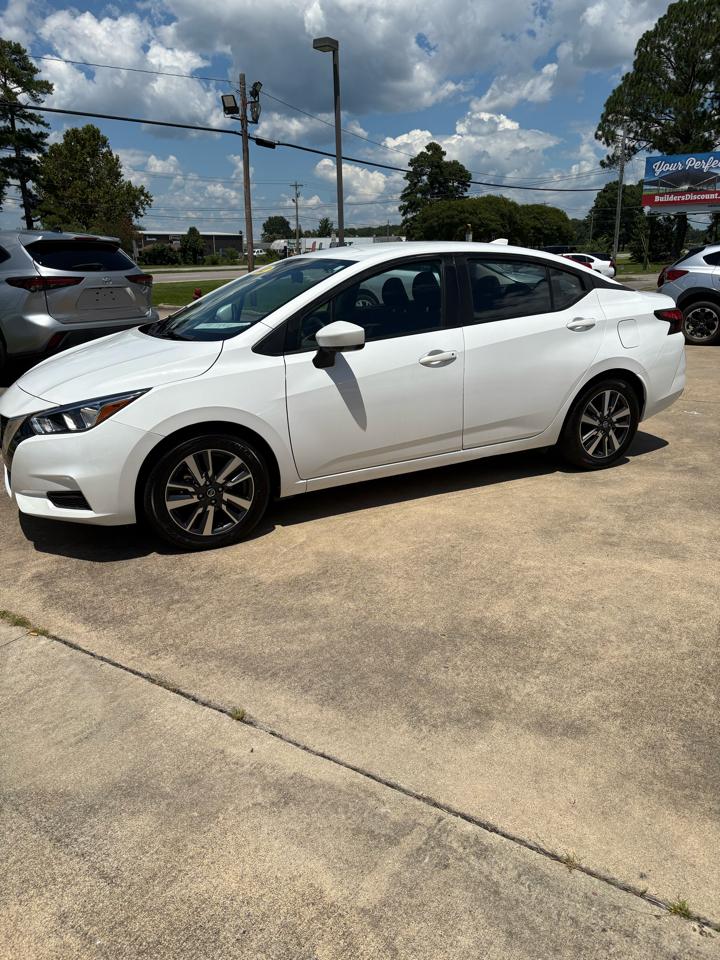 Nissan Versa SV CVT 2022