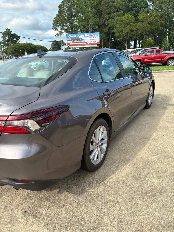 Toyota Camry LE Auto (Natl) 2022