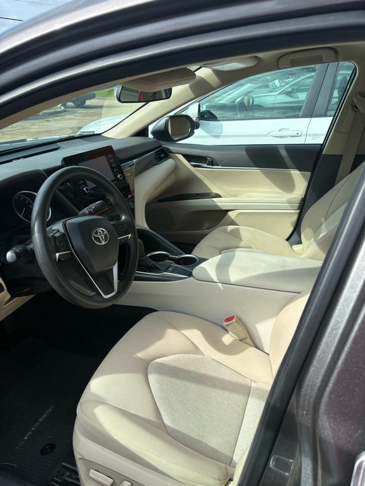 Toyota Camry LE Auto (Natl) 2022
