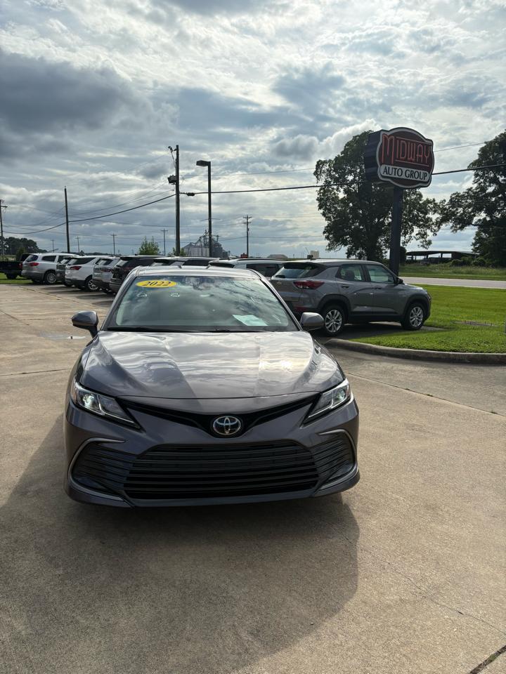 Toyota Camry LE Auto (Natl) 2022