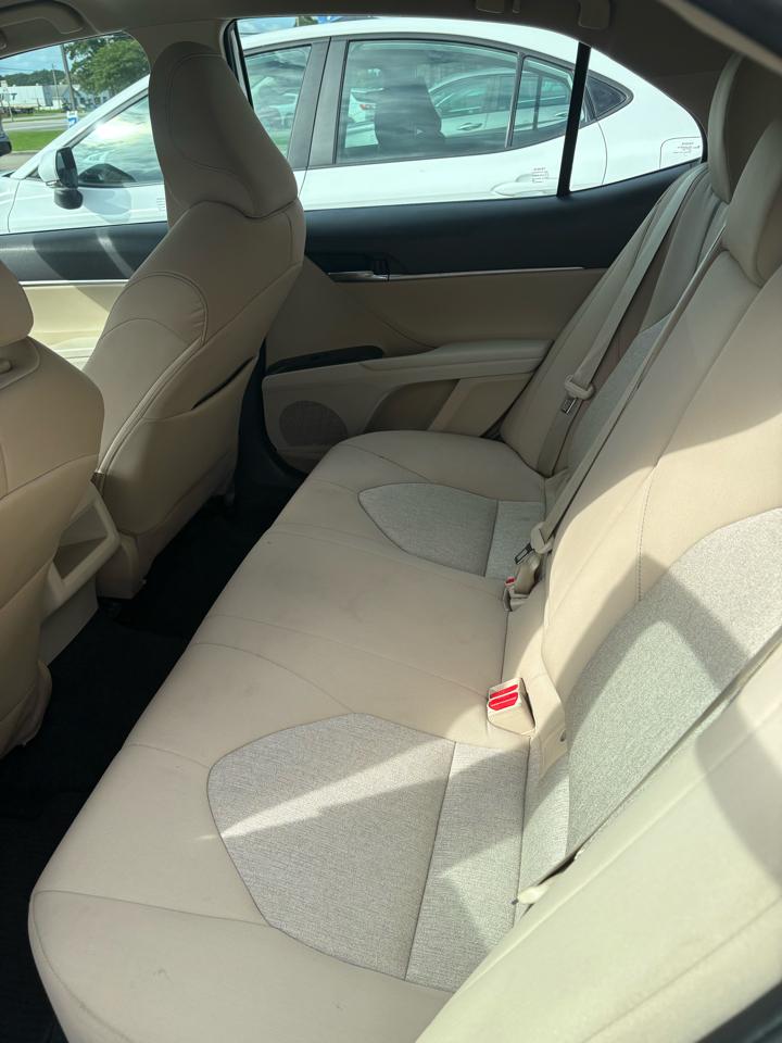 Toyota Camry LE Auto (Natl) 2022