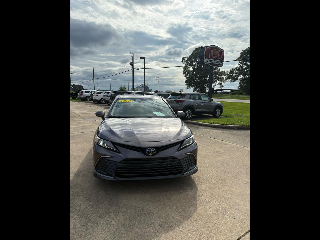 Toyota Camry LE Auto (Natl) 2022