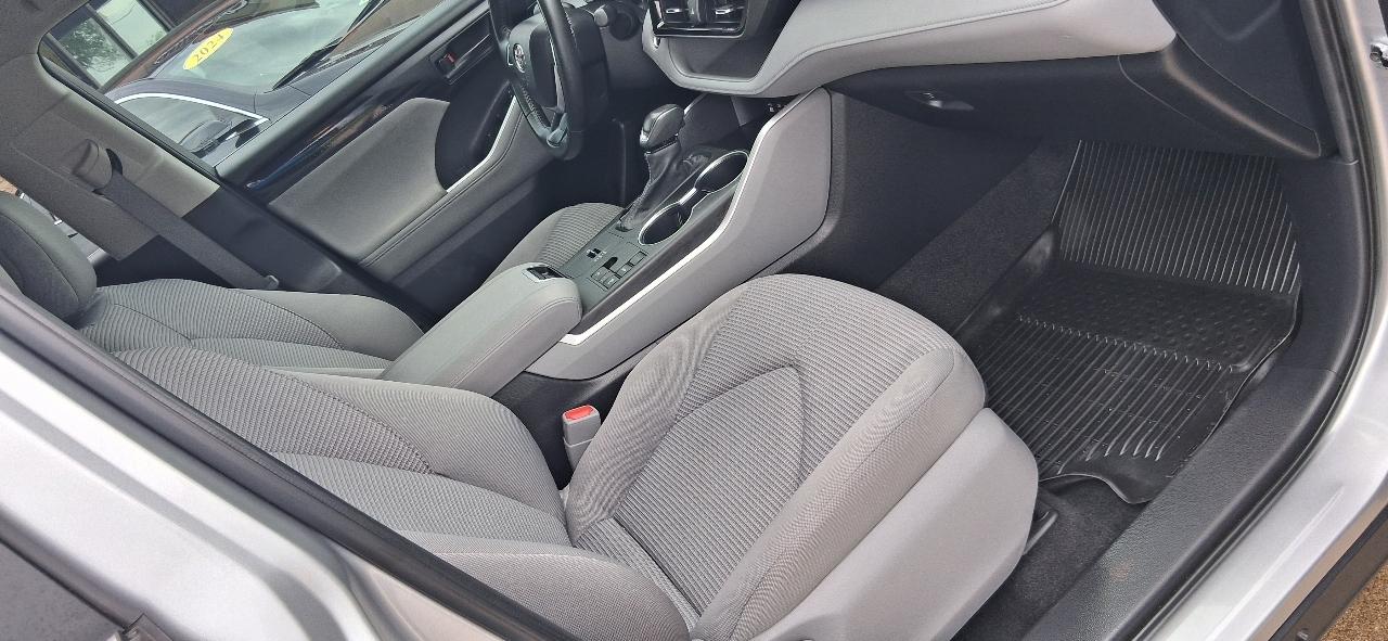 Toyota Highlander LE 4D SUV FWD 4cyl 2024