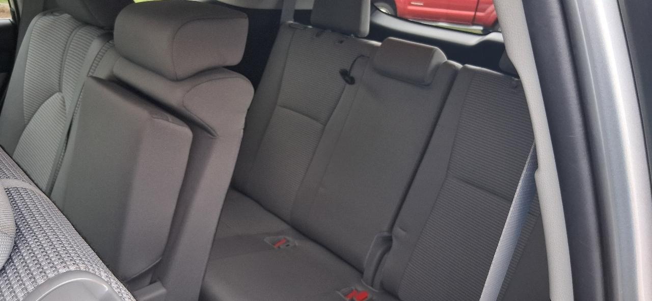 Toyota Highlander LE 4D SUV FWD 4cyl 2024