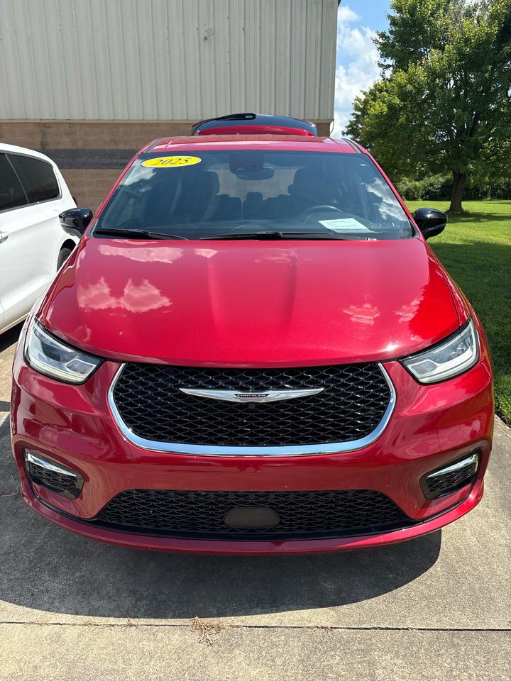 Chrysler Pacifica Select FWD 2025