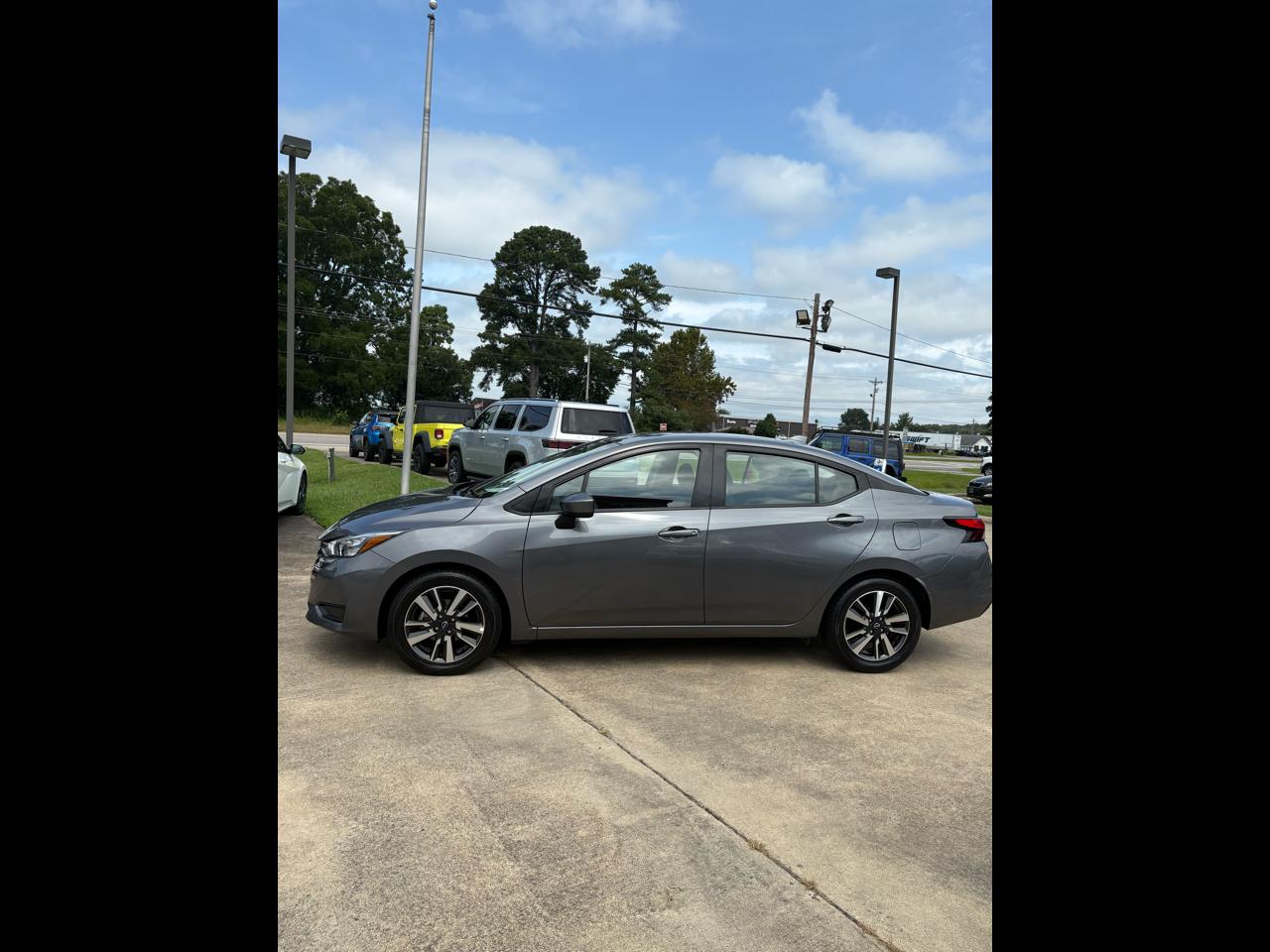 Nissan Versa SV CVT 2025