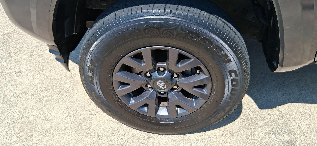 Toyota Tacoma 2WD SR5 Double Cab 5' Bed V6 AT (Natl) 2023