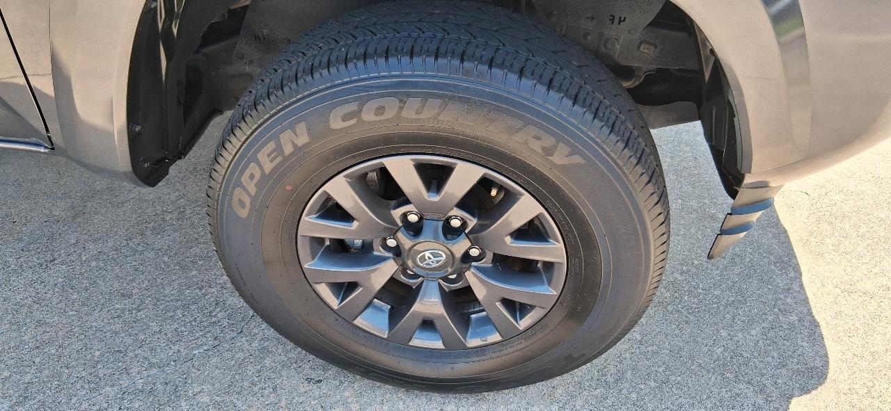Toyota Tacoma 2WD SR5 Double Cab 5' Bed V6 AT (Natl) 2023