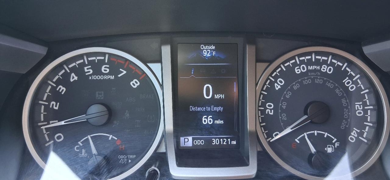 Toyota Tacoma 2WD SR5 Double Cab 5' Bed V6 AT (Natl) 2023