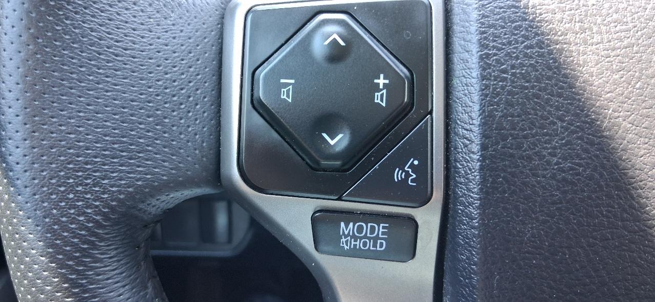 Toyota Tacoma 2WD SR5 Double Cab 5' Bed V6 AT (Natl) 2023