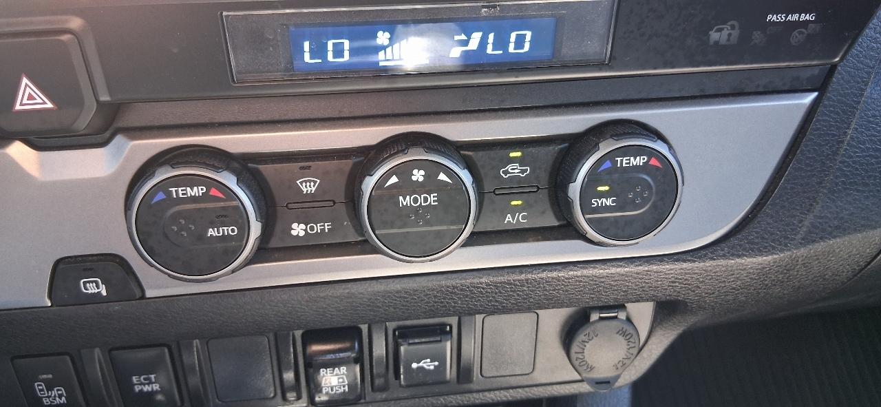 Toyota Tacoma 2WD SR5 Double Cab 5' Bed V6 AT (Natl) 2023
