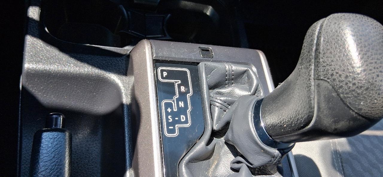 Toyota Tacoma 2WD SR5 Double Cab 5' Bed V6 AT (Natl) 2023