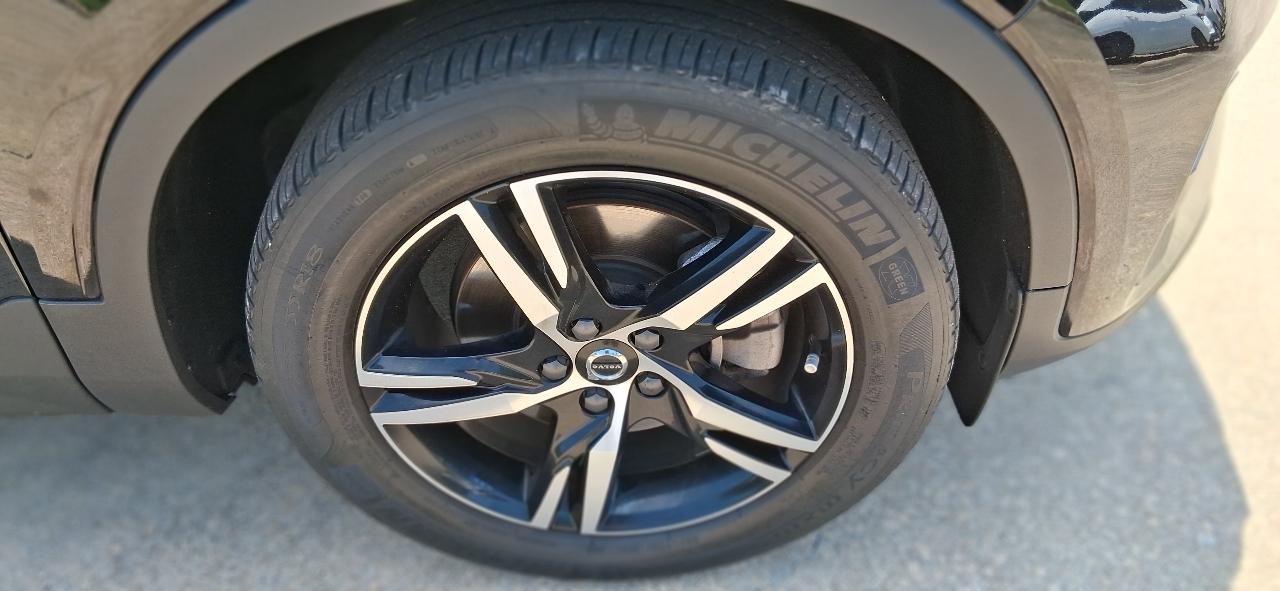 Volvo XC40 B5 AWD Plus Bright Theme 2023