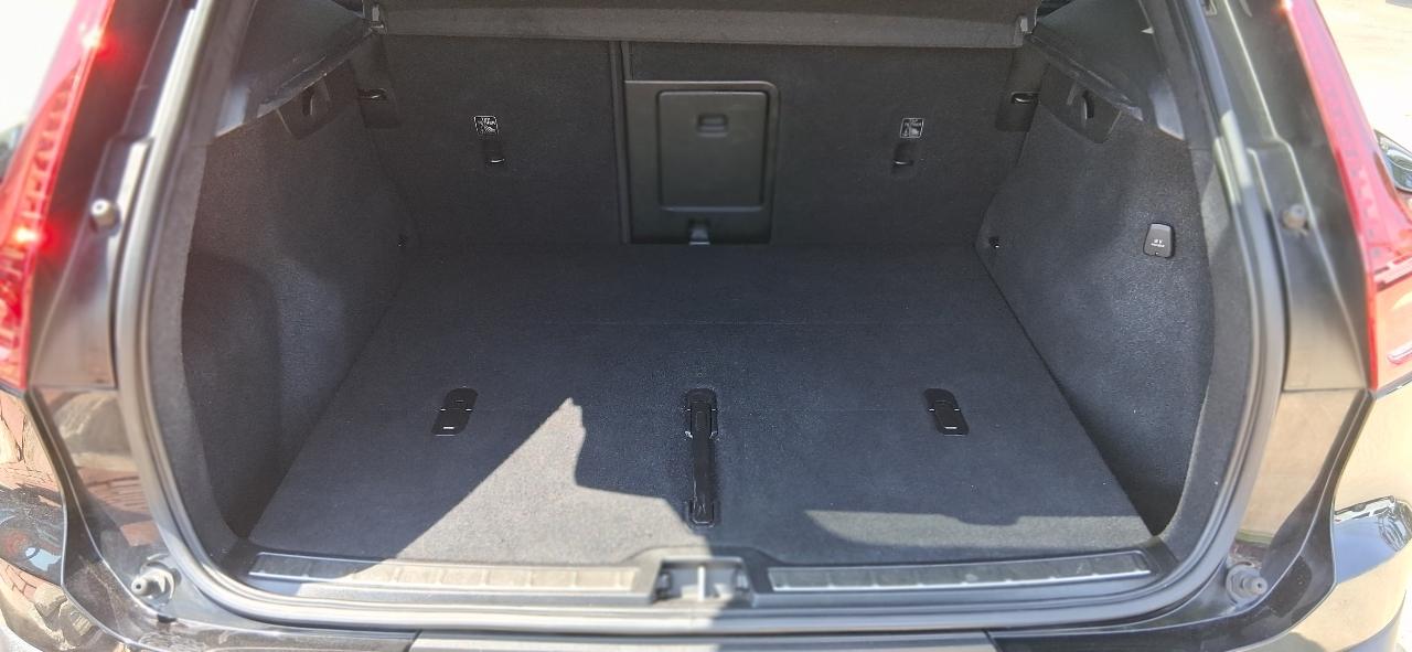 Volvo XC40 B5 AWD Plus Bright Theme 2023