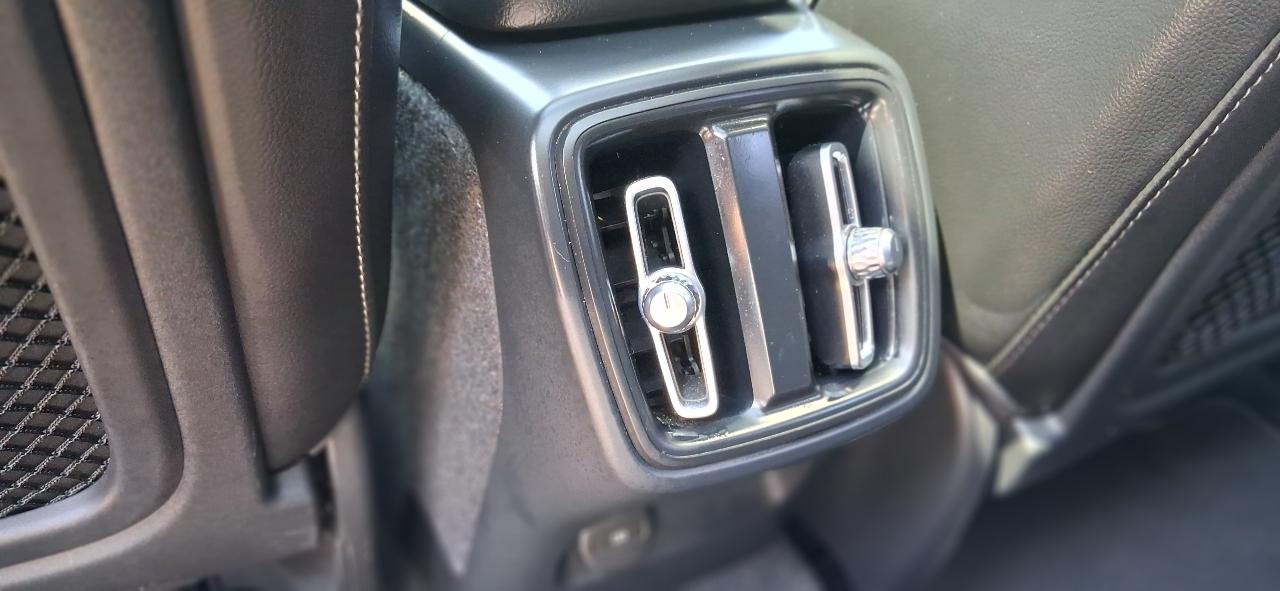 Volvo XC40 B5 AWD Plus Bright Theme 2023