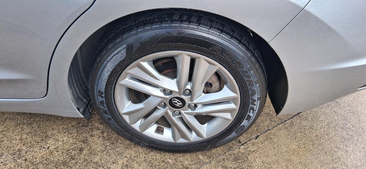 2020 Hyundai Elantra photo 4