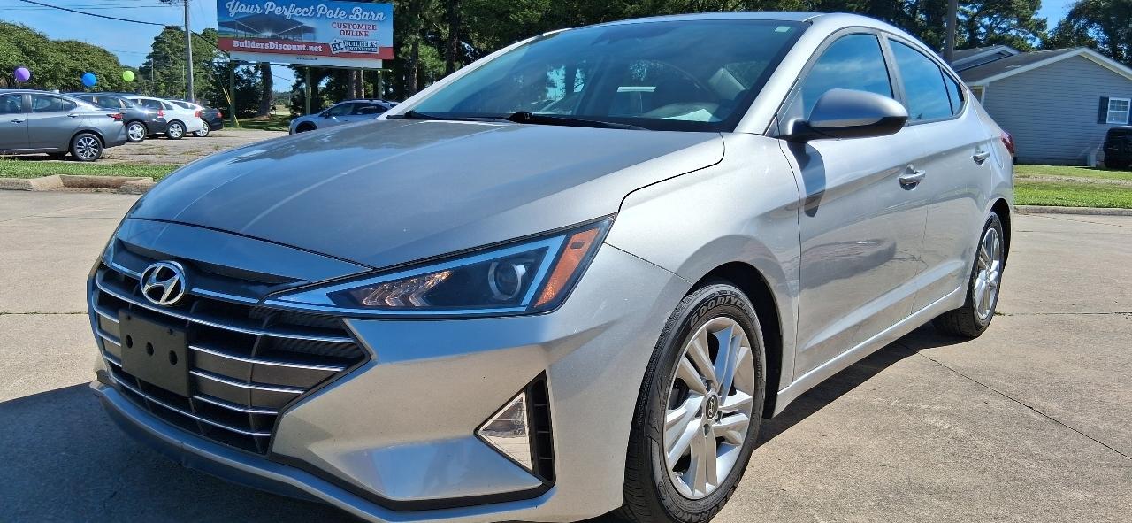 2020 Hyundai Elantra photo 2