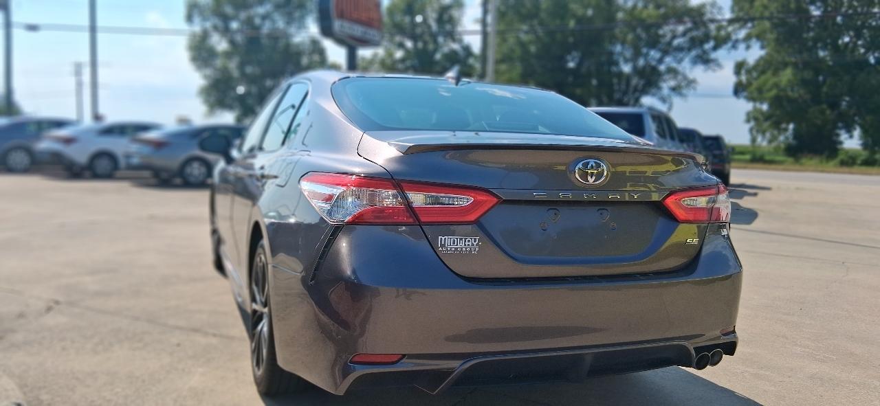 Toyota Camry SE Auto (Natl) 2020