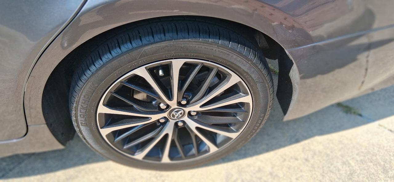 Toyota Camry SE Auto (Natl) 2020