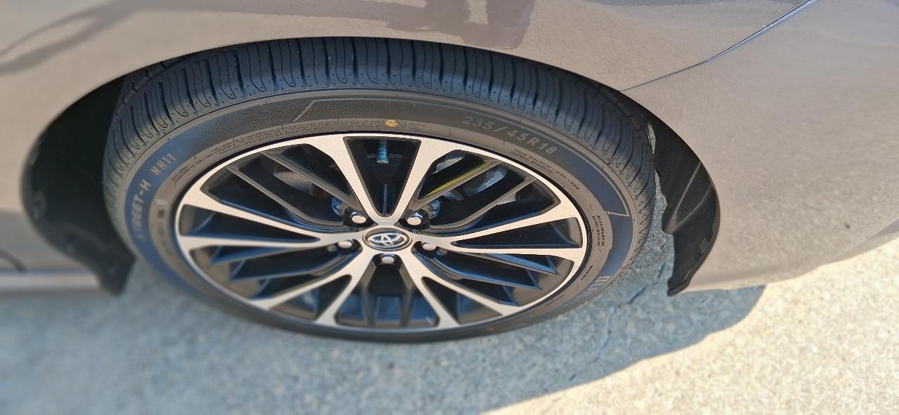 Toyota Camry SE Auto (Natl) 2020