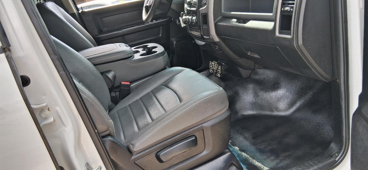 RAM 1500 Classic Tradesman 4x4 Quad Cab 6'4" Box 2019