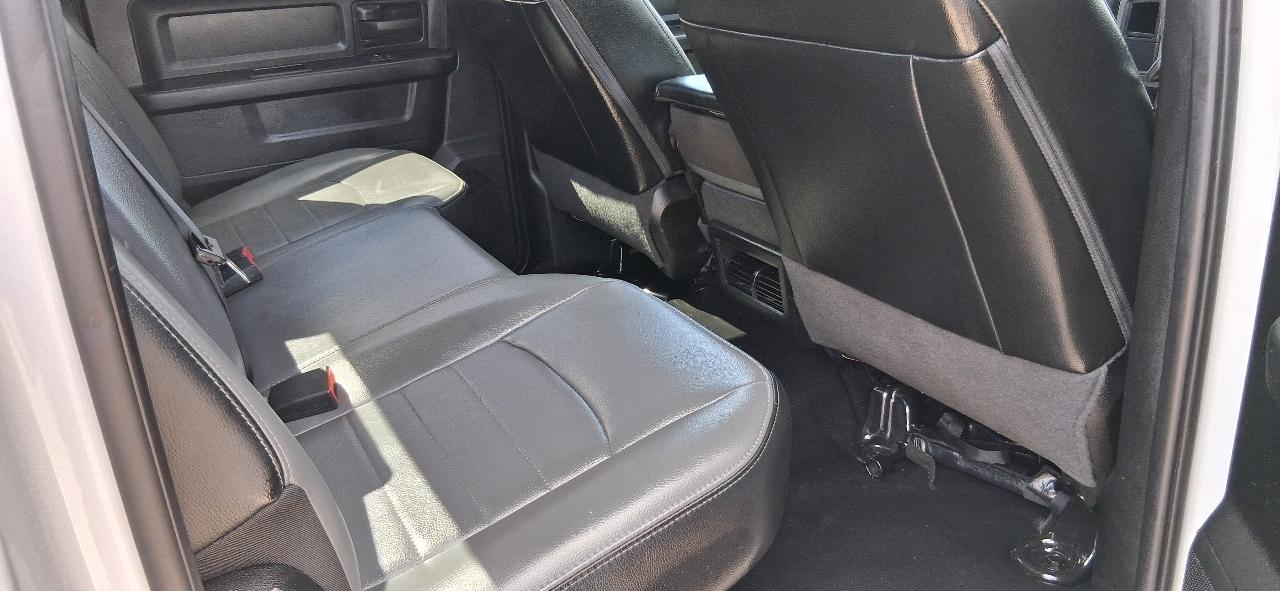 RAM 1500 Classic Tradesman 4x2 Crew Cab 6'4" Box 2022