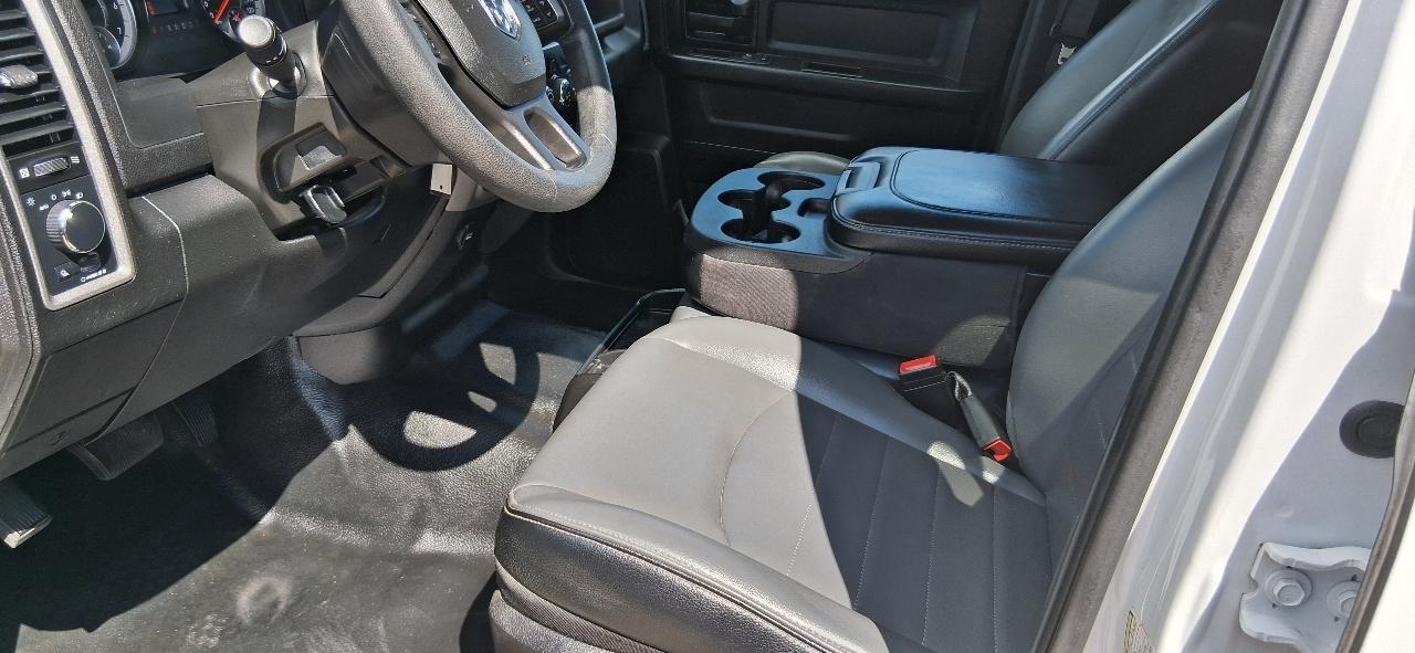 RAM 1500 Classic Tradesman 4x2 Crew Cab 6'4" Box 2022