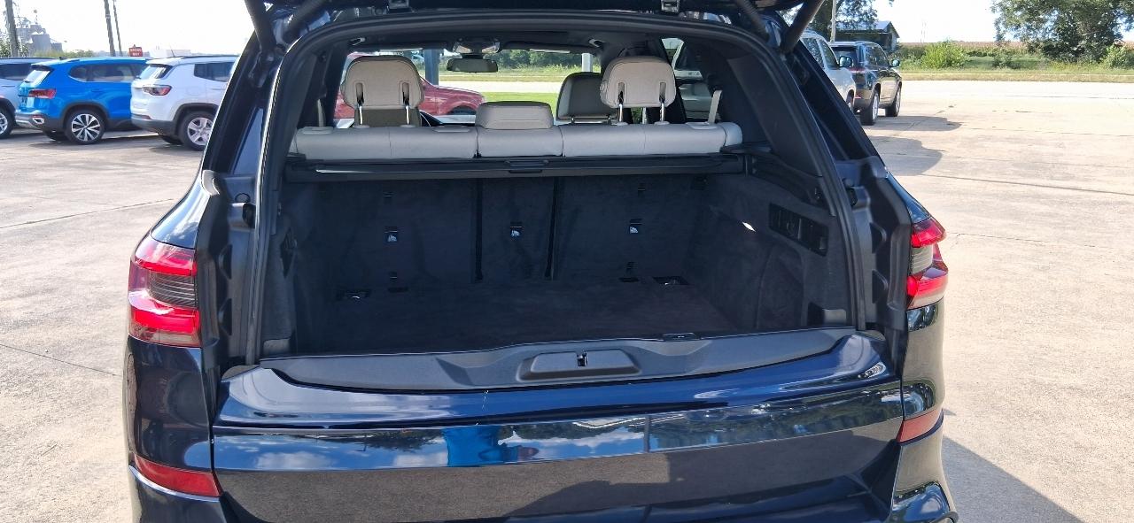 BMW X5 sDrive40i Sports Activity Vehicle 2021