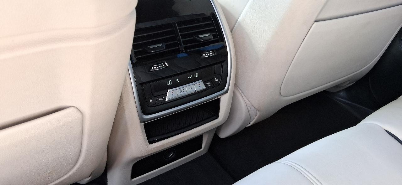 BMW X5 sDrive40i Sports Activity Vehicle 2021