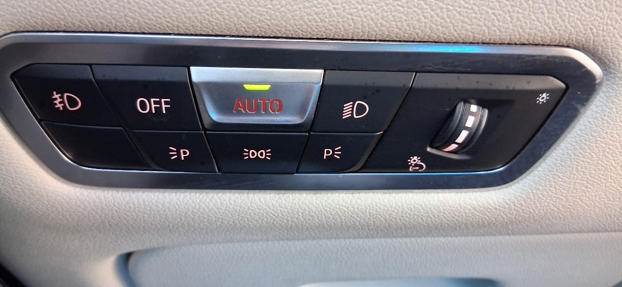 BMW X5 sDrive40i Sports Activity Vehicle 2021