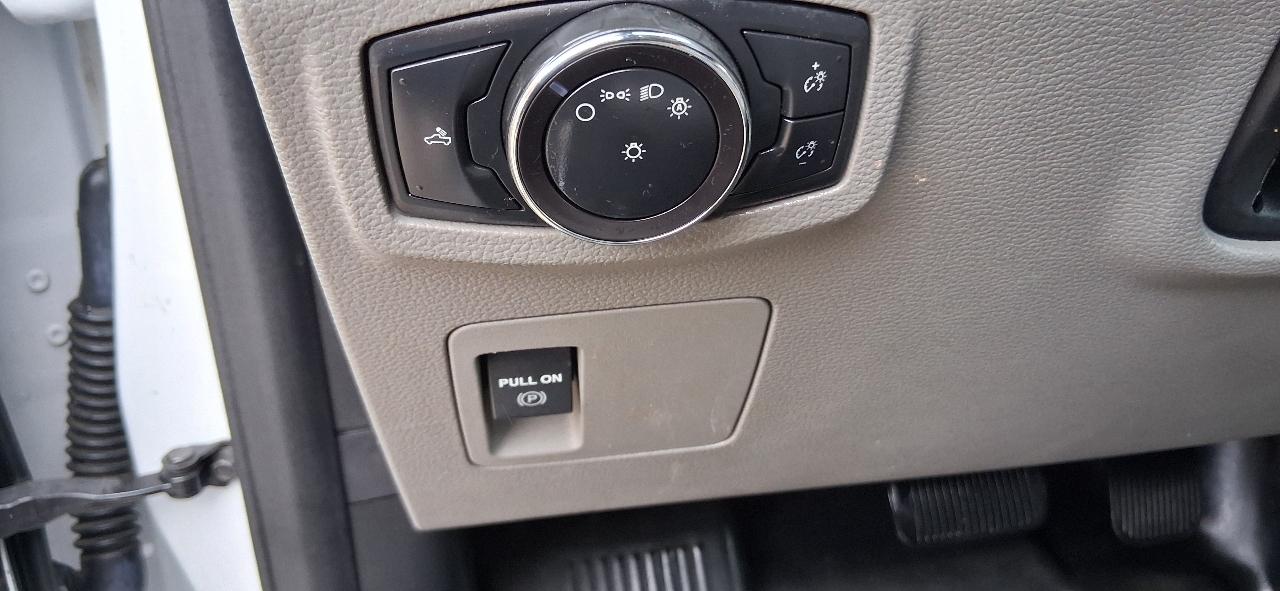 Ford F-150 XLT 2WD Reg Cab 8' Box 2018