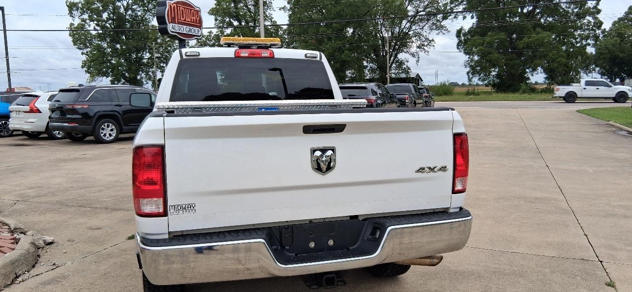 RAM 1500 Classic Tradesman 4x4 Quad Cab 6'4" Box 2021