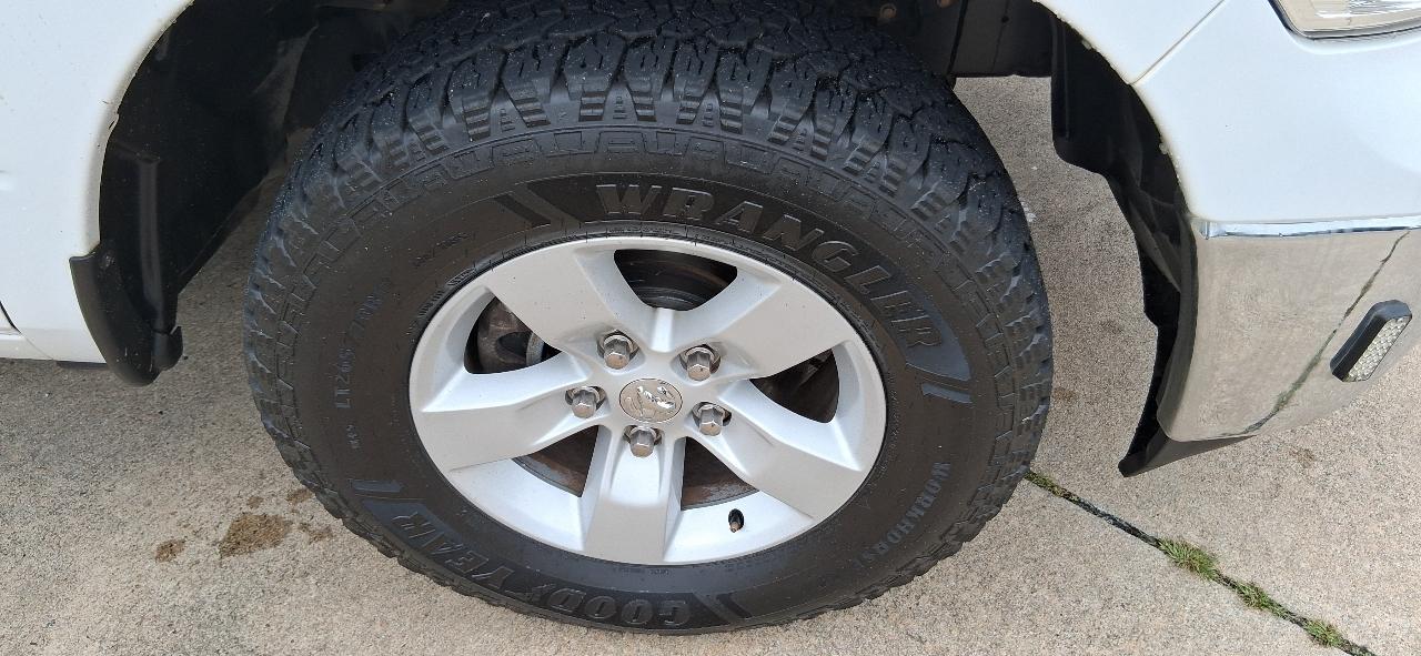 RAM 1500 Classic Tradesman 4x4 Quad Cab 6'4" Box 2021