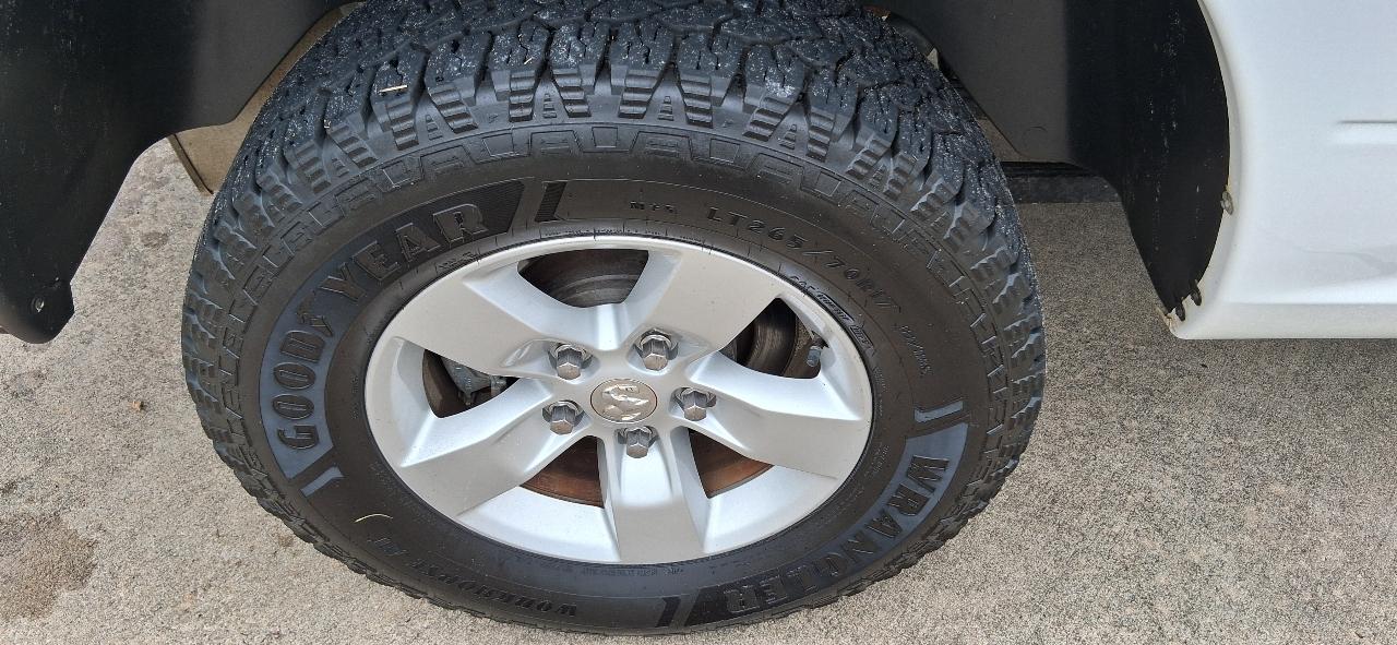 RAM 1500 Classic Tradesman 4x4 Quad Cab 6'4" Box 2021