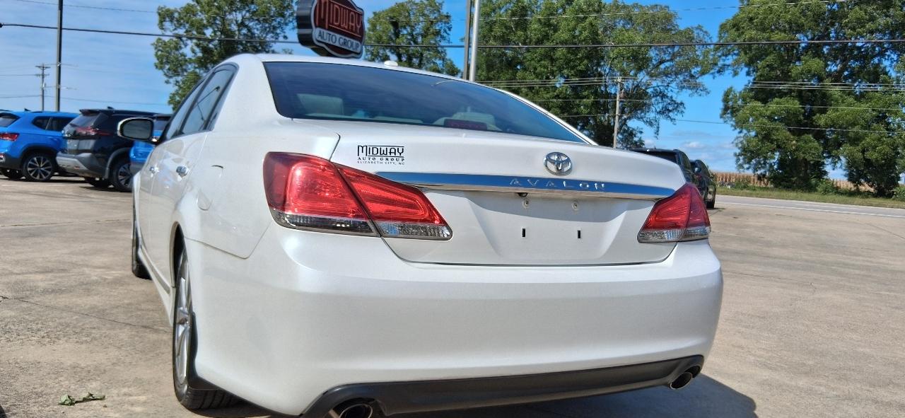 Toyota Avalon 4dr Sdn (Natl) 2012