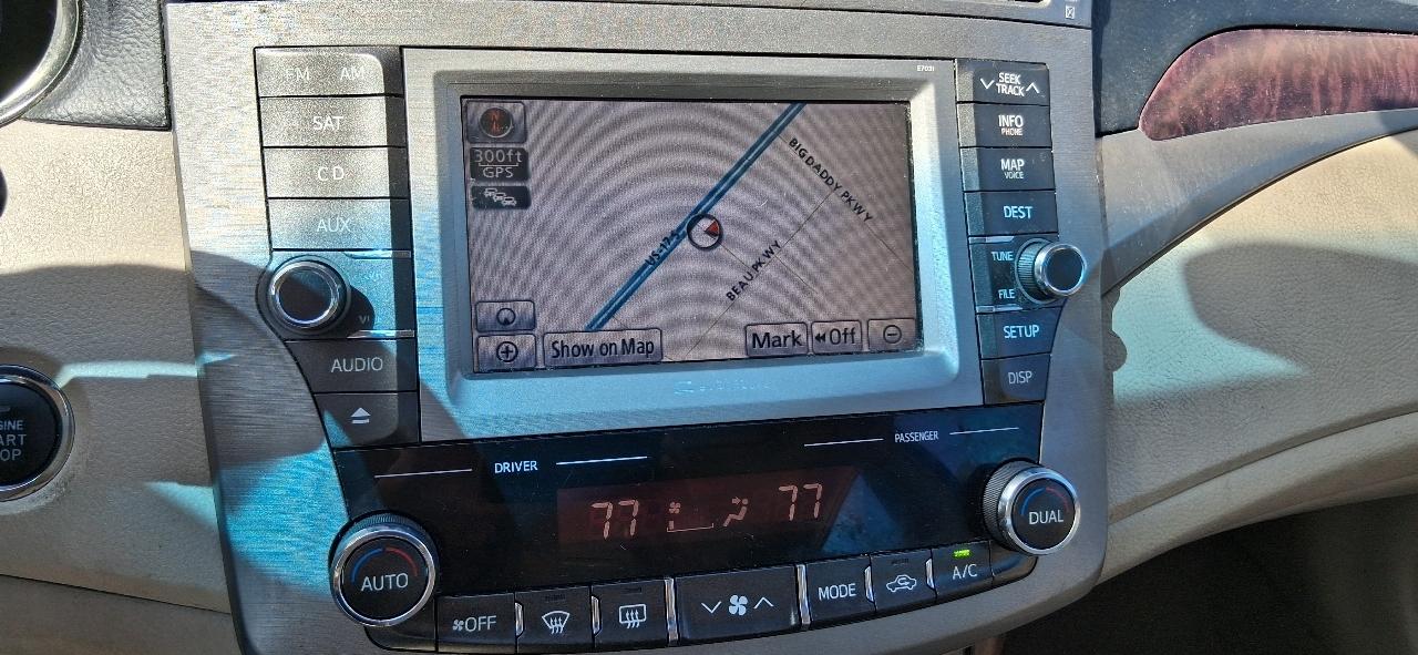 Toyota Avalon 4dr Sdn (Natl) 2012