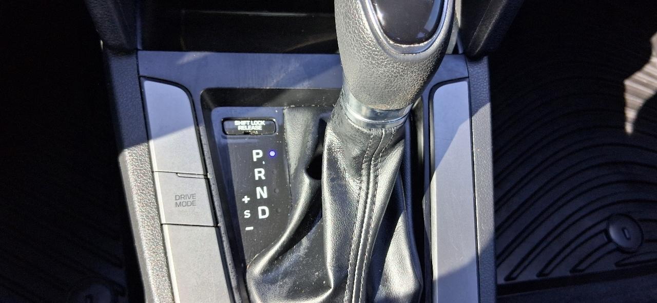 Hyundai Elantra SEL IVT 2020