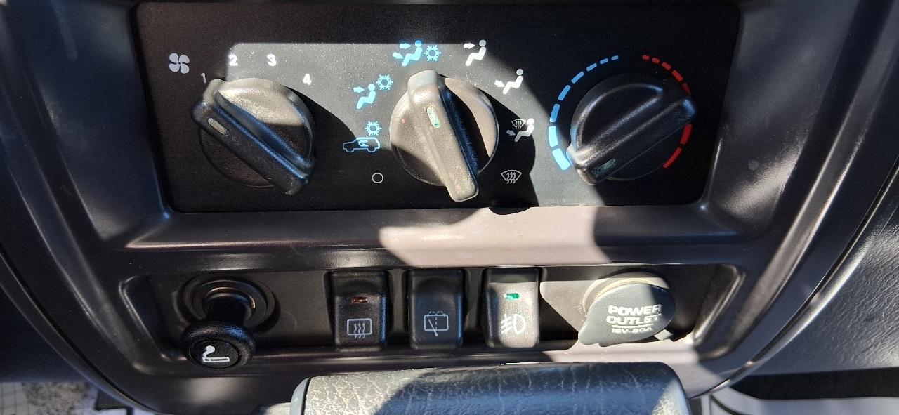 Jeep Cherokee 4dr Classic 4WD 1999